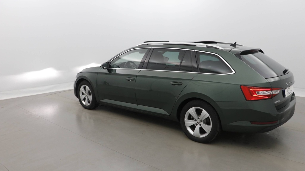 SKODA SuperbCombi Business 1.4 TSI PHEV 218 DSG6 +TOIT - ref: 5-1368750 - Photo 4
