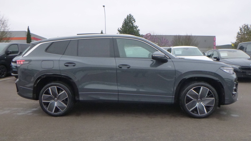 VOLKSWAGEN Tayron R-Line EHYBRID 272 DSG6 5PL R-LINE +TOIT PANO +JA20