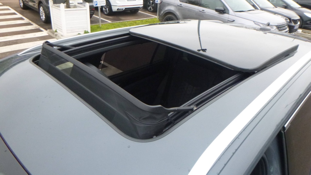 VOLKSWAGEN Tayron R-Line EHYBRID 272 DSG6 5PL R-LINE +TOIT PANO +JA20