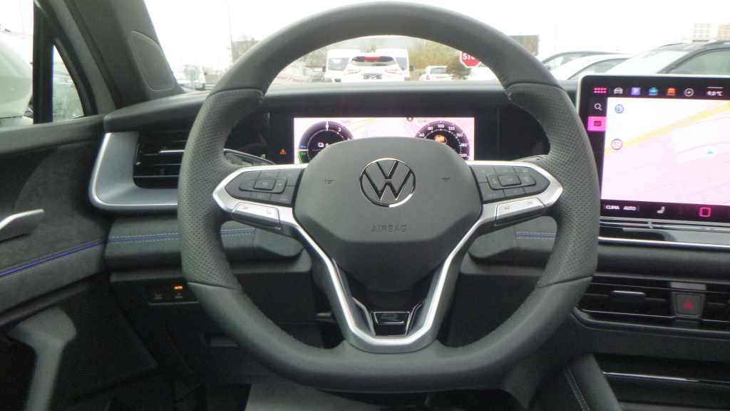 VOLKSWAGEN Tayron R-Line EHYBRID 272 DSG6 5PL R-LINE +TOIT PANO +JA20