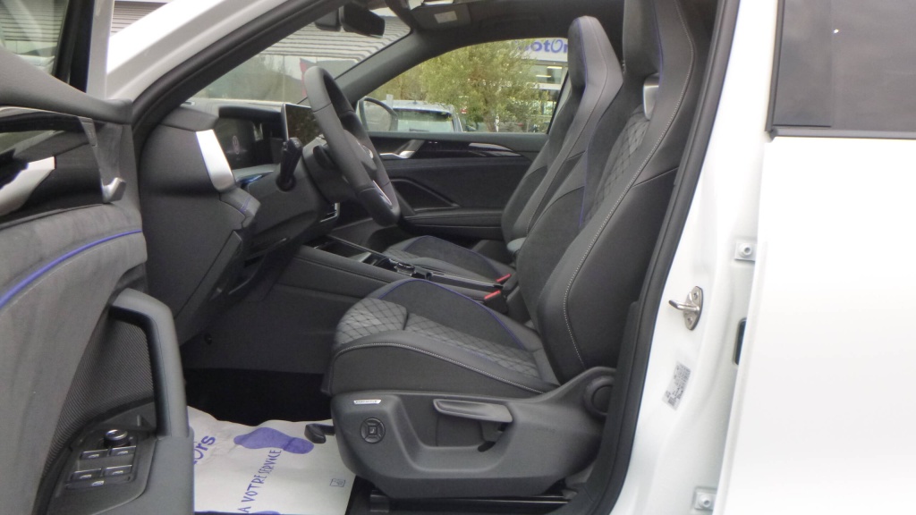 VOLKSWAGEN Tayron R-Line EHYBRID 272 DSG6 5PL R-LINE +TOIT PANO +JA20