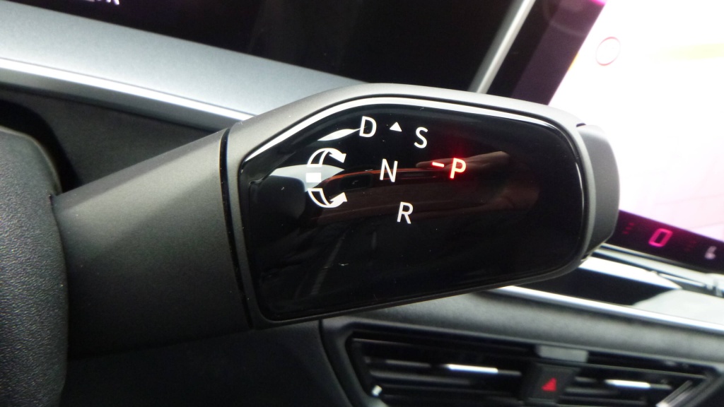 VOLKSWAGEN Tayron R-Line EHYBRID 272 DSG6 5PL R-LINE +TOIT PANO +JA20