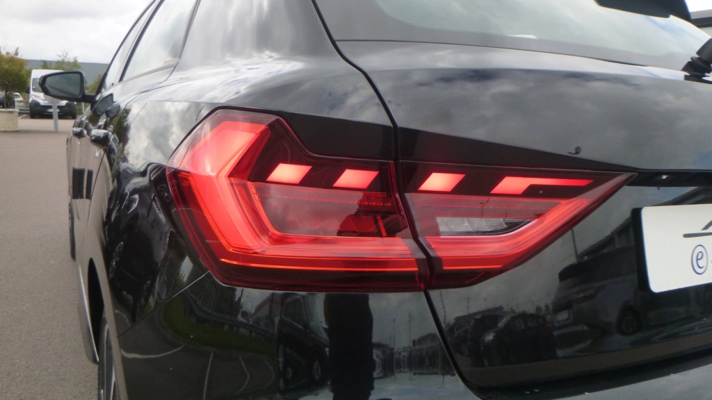 AUDI A1 Sportback S Line 25 TFSI 95 S TRONIC 7 S LINE +ACC+CAMERA - ref: 5-1373344 - Photo 10