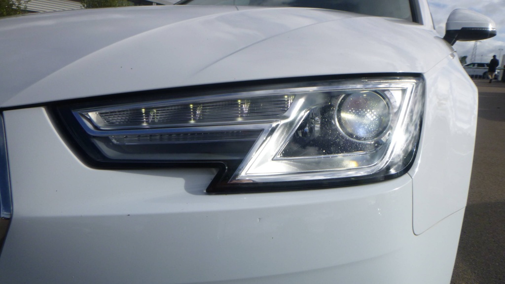 AUDI A4 Design 1.4 TFSI 150 - DESIGN - ref: 5-1388553 - Photo 9