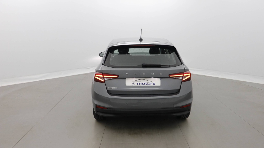 SKODA Fabia Ambition 1.0 MPI 80 CH BVM5 - AMBITION - ref: 5-1391391 - Photo 5