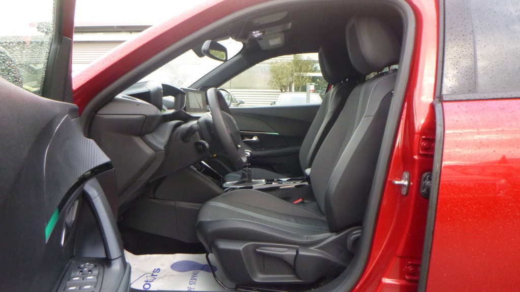 PEUGEOT 2008 Allure Pack PURETECH 130 S&S BVM6 - ALLURE PACK - ref: 5-1393675 - Photo 16