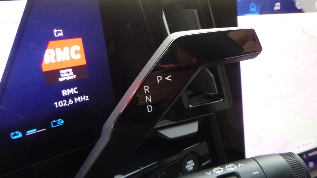 RENAULT Espace Iconic ESPACE E-TECH FULL HYBRID 200 GSR2 - ICONIC - ref: 5-1394054 - Photo 20