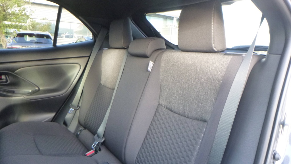 TOYOTA Yaris Cross Design 130H 2WD DESIGN +PACK HIVER +PACK SAFETY - ref: 5-1397797 - Photo 17