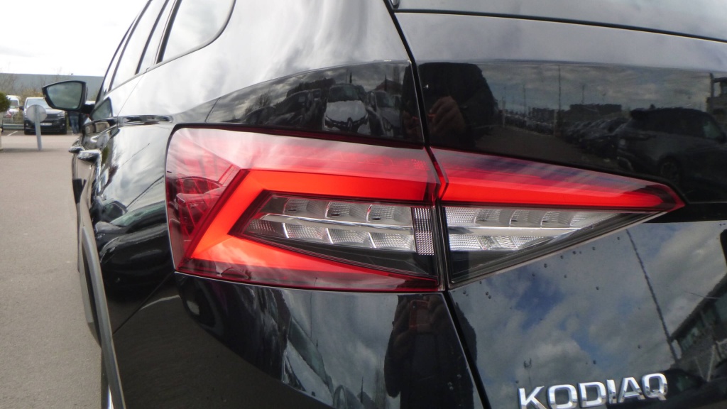 SKODA Kodiaq Ambition 2.0 TDI 150 SCR DSG7 7PL - AMBITION - ref: 5-1423867 - Photo 10