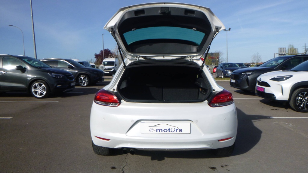 VOLKSWAGEN Scirocco Sportline 2.0 TDI 140CV - SPORTLINE +TOIT - ref: 5-1424634 - Photo 18