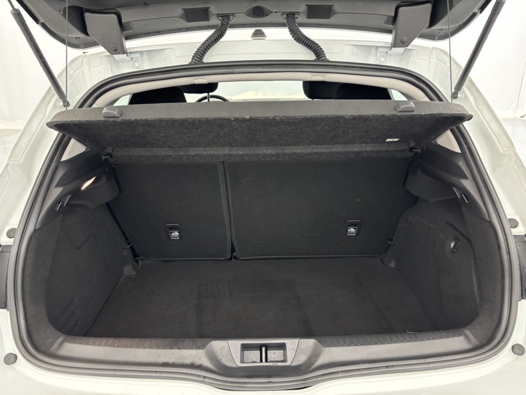 RENAULT Megane Zen Blue dCi 95 - ref: 6-2971x229878 - Photo 9