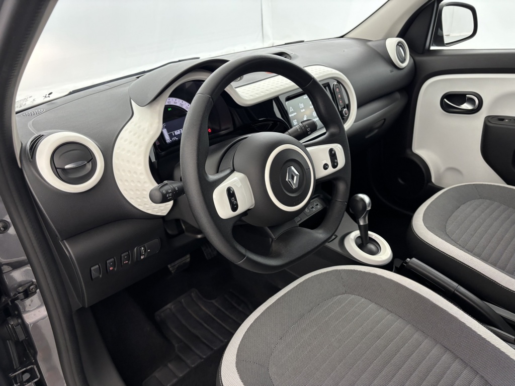 RENAULT Twingo Equilibre III E-Tech - ref: 6-2971x234470 - Photo 14