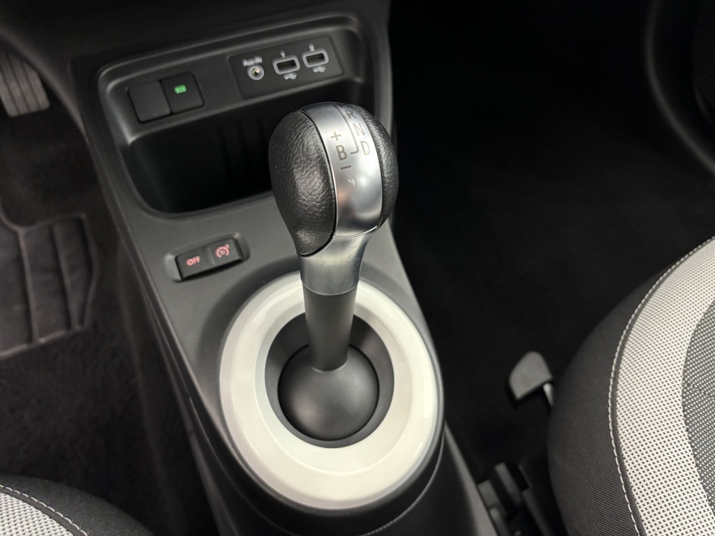 RENAULT Twingo Equilibre III E-Tech - ref: 6-2971x234470 - Photo 19