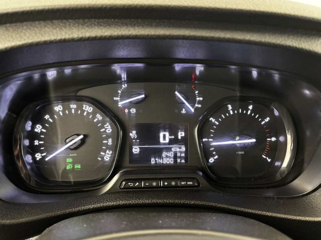 PEUGEOT Expert FIXE ASPHALT CA STANDARD BLUEHDI 180 S&S EAT8 - ref: 6-2971x236045 - Photo 15