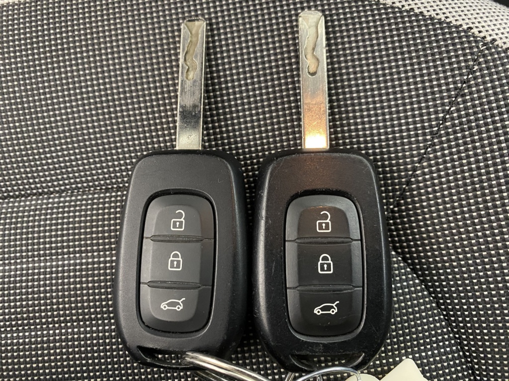 RENAULT Twingo Zen III Achat Integral 21 - ref: 6-2971x236374 - Photo 19