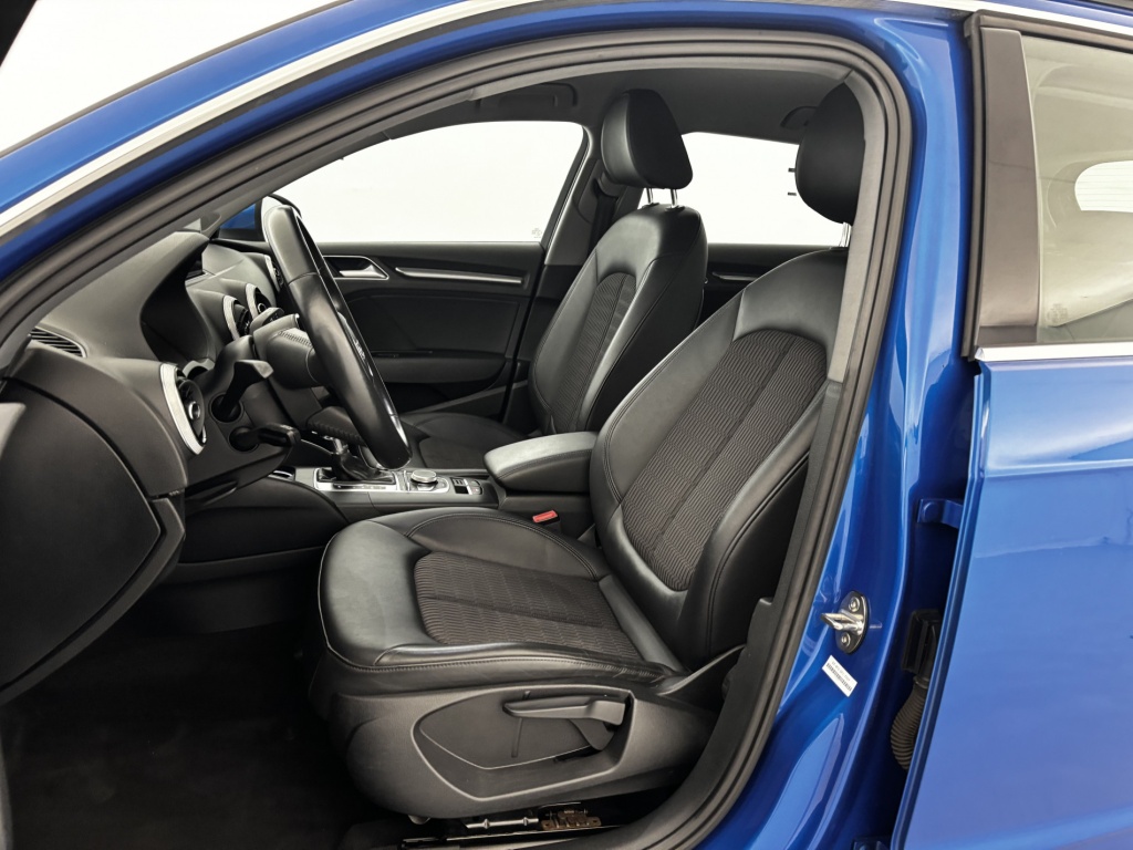 AUDI A3 Sportback Design 35 TFSI CoD 150 S tronic 7 - ref: 6-2971x236495 - Photo 12