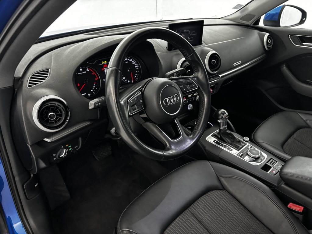 AUDI A3 Sportback Design 35 TFSI CoD 150 S tronic 7 - ref: 6-2971x236495 - Photo 13