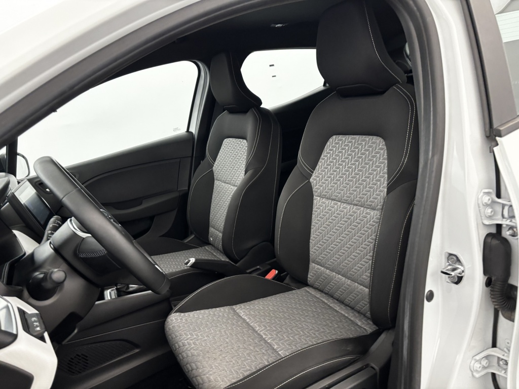 RENAULT Clio Limited E-Tech 140 21N - ref: 6-2971x237212 - Photo 13