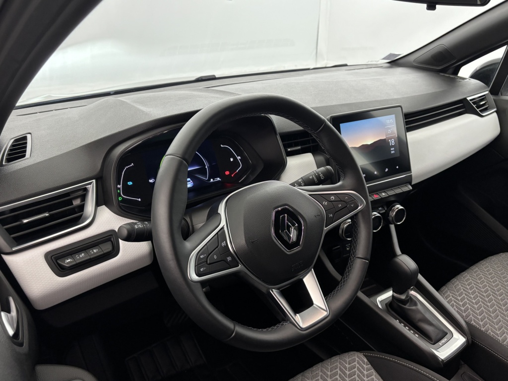 RENAULT Clio Limited E-Tech 140 21N - ref: 6-2971x237356 - Photo 14