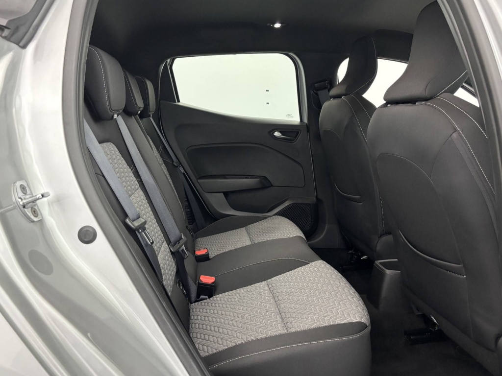 RENAULT Clio Limited E-Tech 140 21N - ref: 6-2971x237356 - Photo 16