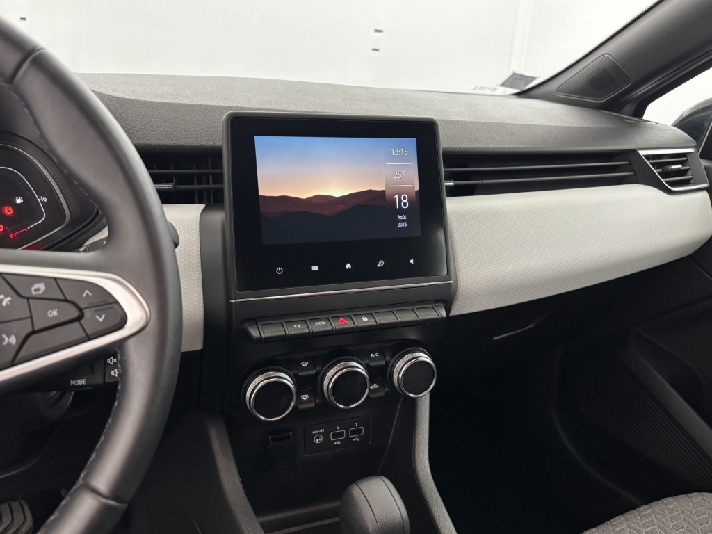 RENAULT Clio Limited E-Tech 140 21N - ref: 6-2971x237356 - Photo 18