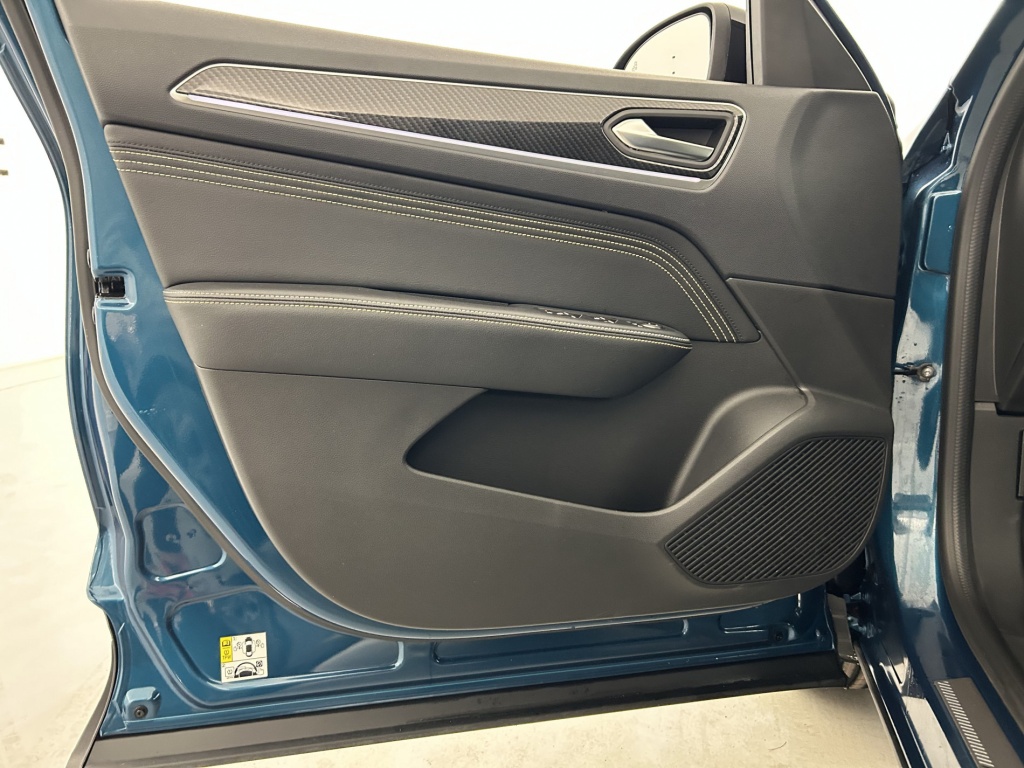 RENAULT Arkana Engineered E-Tech hybride 145 22 - ref: 6-2971x241580 - Photo 12