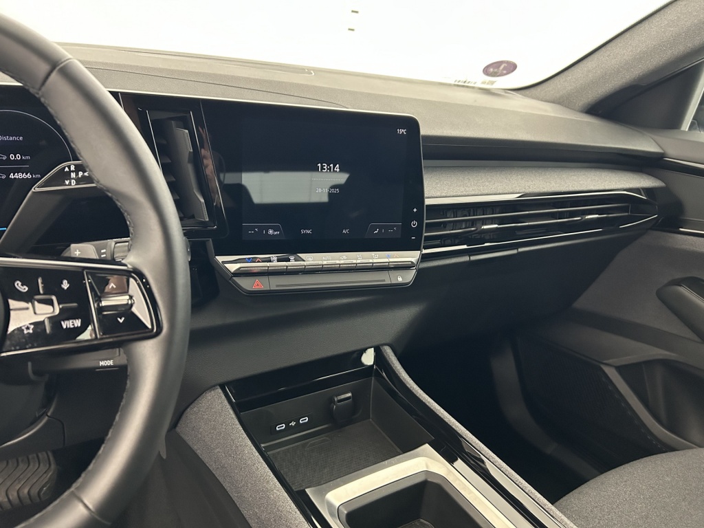 RENAULT Austral Evolution E-Tech hybrid 200 - ref: 6-2971x245706 - Photo 18