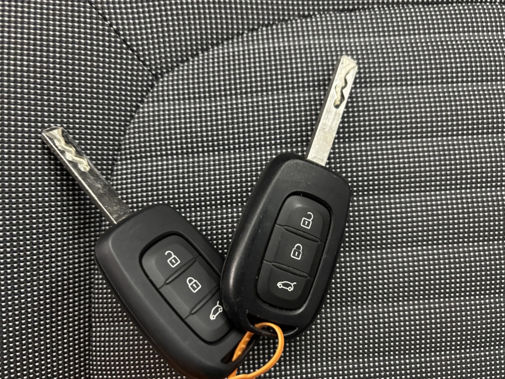 RENAULT Twingo Zen SCe 75 20 - ref: 6-2971x246522 - Photo 19