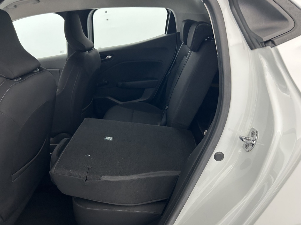 RENAULT Clio Equilibre E-Tech hybride 145 - ref: 6-2971x249631 - Photo 11