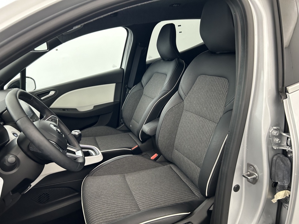 RENAULT Clio Techno TCe 90 - ref: 6-2971x251542 - Photo 13