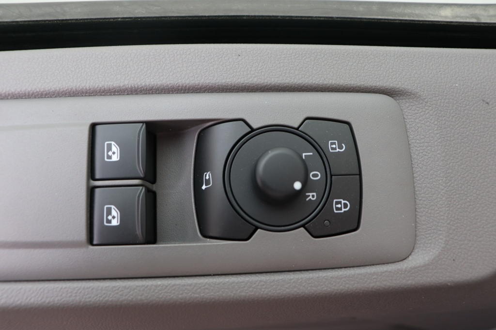 VOLKSWAGEN Transporter T7 LWB 3,1t 2.0 TDI DSG 170 hp - ref: 7-27124 - Photo 18