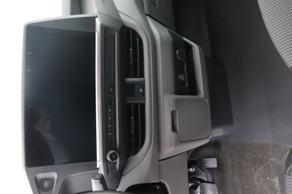 VOLKSWAGEN Transporter T7 LWB 3,3t 4Motion 2.0 TDI DSG 170 hp - ref: 7-27141 - Photo 12