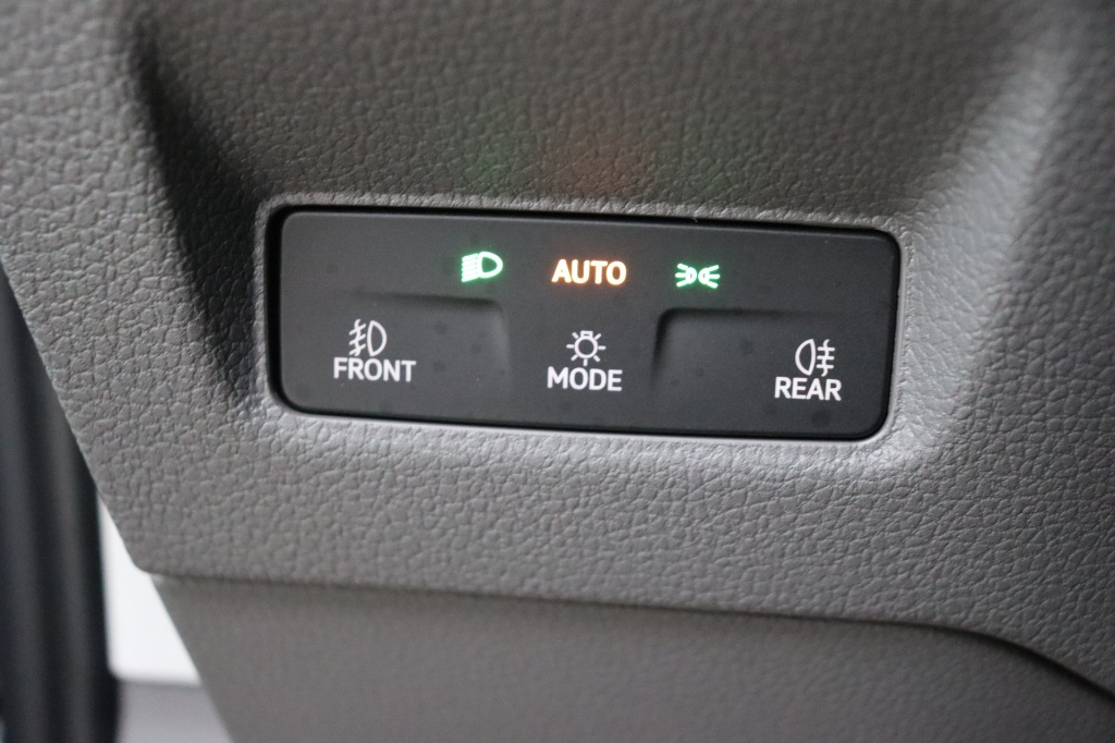 VOLKSWAGEN Crafter 35 Fourgon L4H3 4490 mm 2.0 TDI 177 hp AT8 - ref: 7-35566 - Photo 16