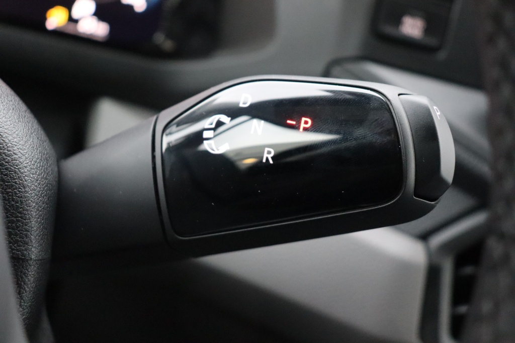 VOLKSWAGEN Crafter 35 Fourgon L4H3 4490 mm 2.0 TDI 177 hp AT8 - ref: 7-35566 - Photo 18