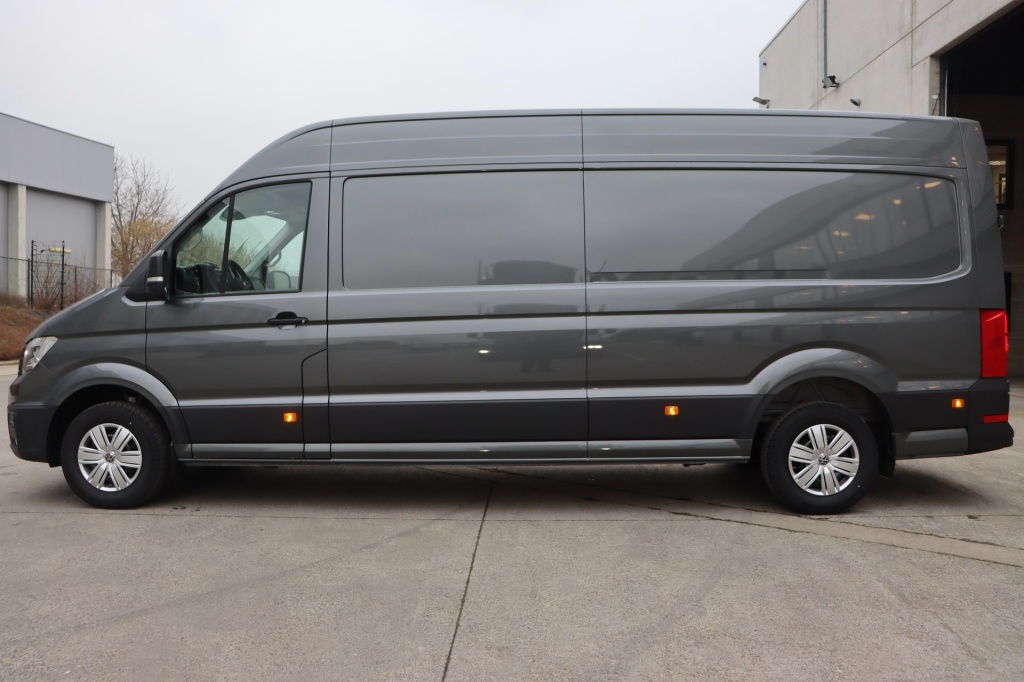 VOLKSWAGEN Crafter 35 Fourgon L4H3 4490 mm 2.0 TDI 177 hp AT8 - ref: 7-35566 - Photo 4
