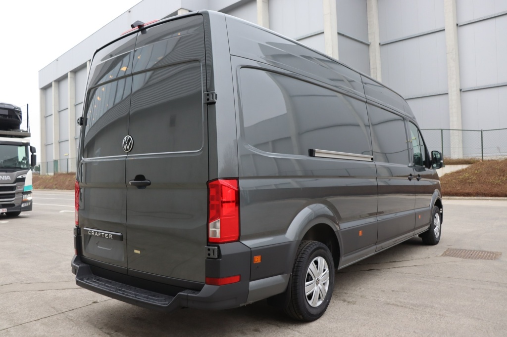 VOLKSWAGEN Crafter 35 Fourgon L4H3 4490 mm 2.0 TDI 177 hp AT8 - ref: 7-35566 - Photo 7