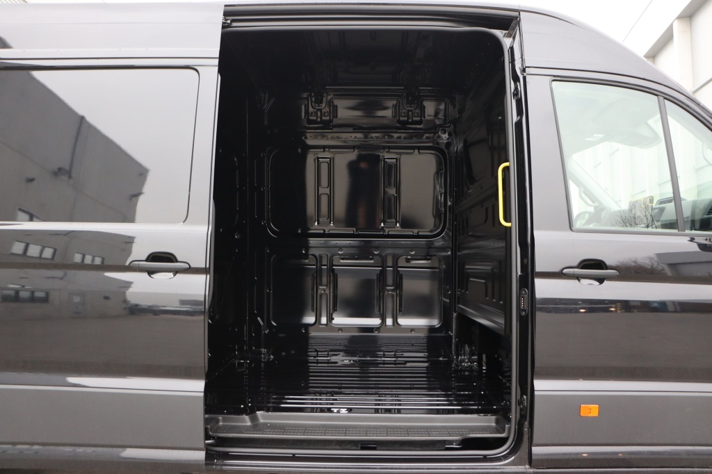 VOLKSWAGEN Crafter 35 Fourgon L4H3 4490 mm 2.0 TDI 177 hp AT8 - ref: 7-35569 - Photo 12