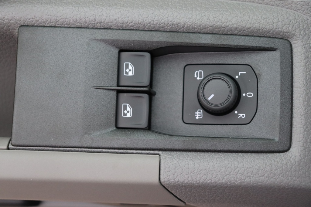 VOLKSWAGEN Crafter 35 Fourgon L5H3 4490 mm 2.0 TDI 177 hp AT8 - ref: 7-35578 - Photo 15