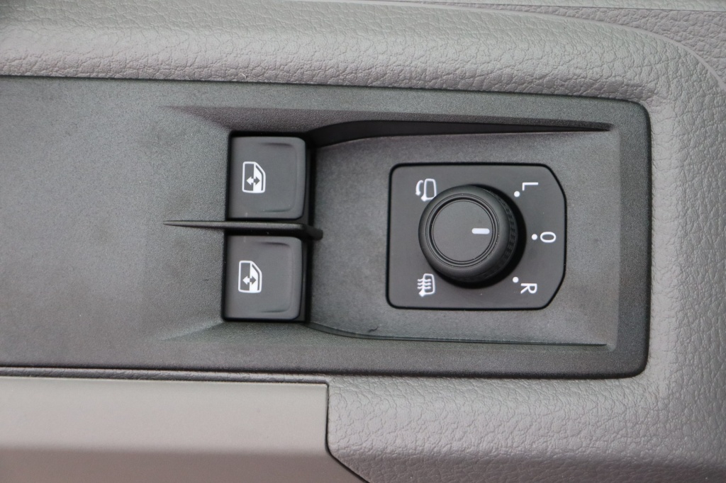 VOLKSWAGEN Crafter 35 Fourgon L5H3 4490 mm 2.0 TDI 177 hp AT8 - ref: 7-35579 - Photo 16