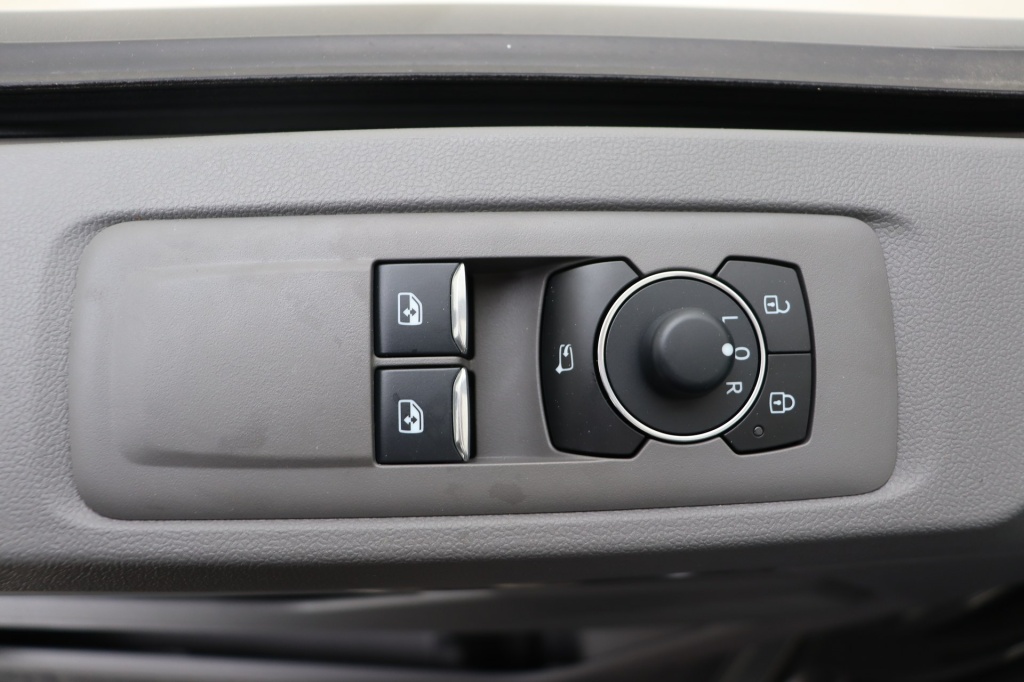 VOLKSWAGEN Transporter T7 Double cabine 3500 mm 2,0 TDI 170 hp 4MOTION Aut. - ref: 7-37780 - Photo 17