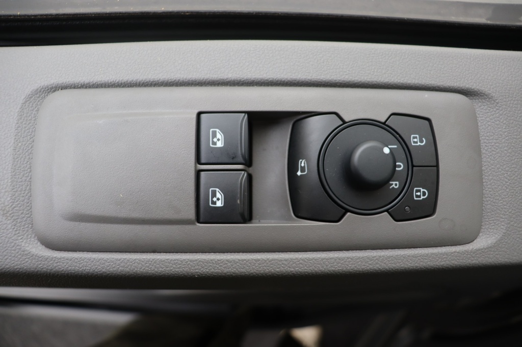 VOLKSWAGEN Transporter T7 Fourgon 3100 mm 2,0 TDI 150 hp Aut. - ref: 7-37799 - Photo 16