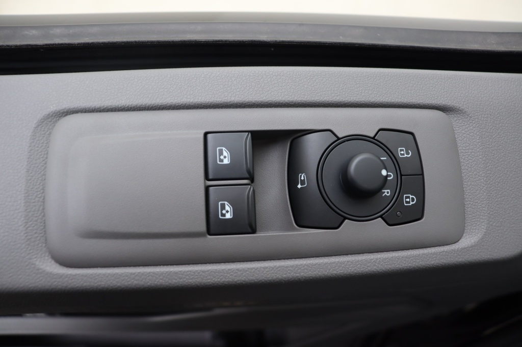 VOLKSWAGEN Transporter T7 Fourgon 3100 mm 2,0 TDI 150 hp Aut. - ref: 7-37802 - Photo 16