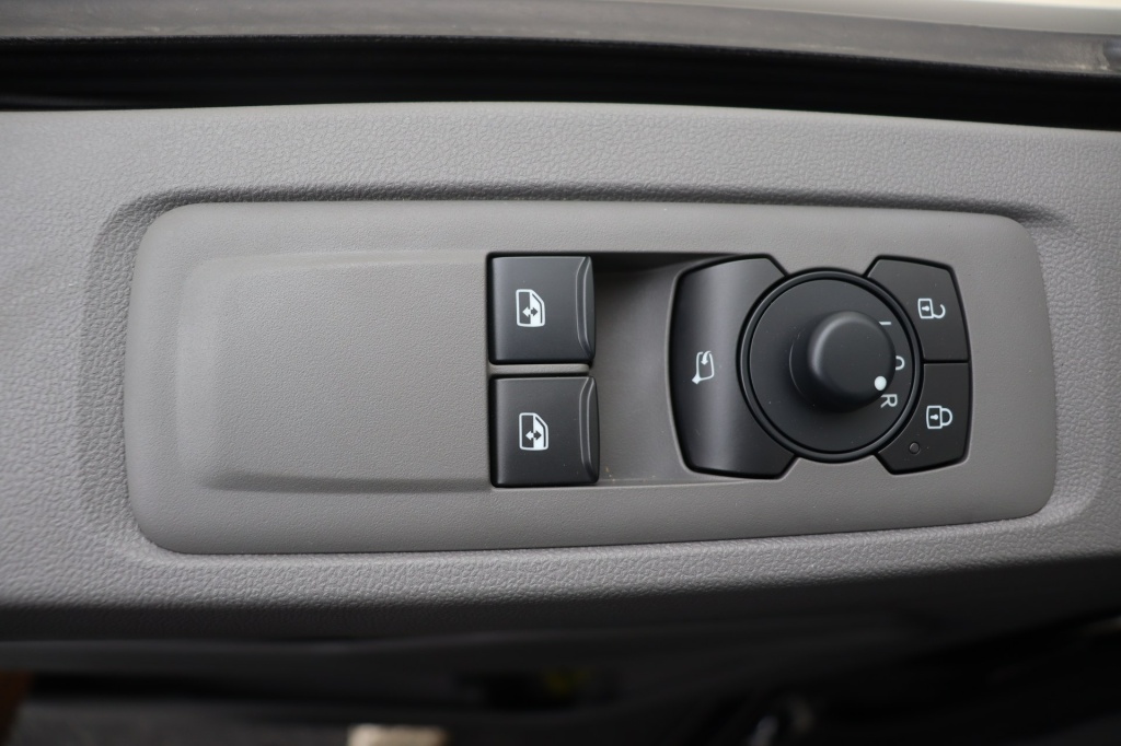 VOLKSWAGEN Transporter T7 Fourgon 3500 mm 2,0 TDI 170 hp Aut. - ref: 7-37836 - Photo 16