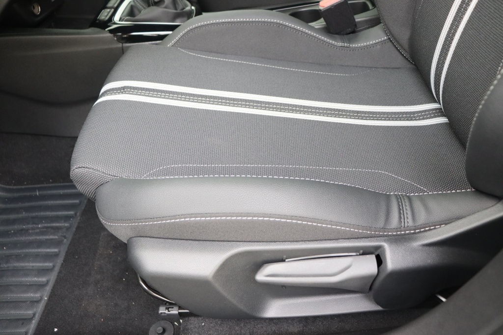 OPEL Corsa GS 1.2 Turbo 100 hp S/S MT6 - ref: 7-42395 - Photo 14