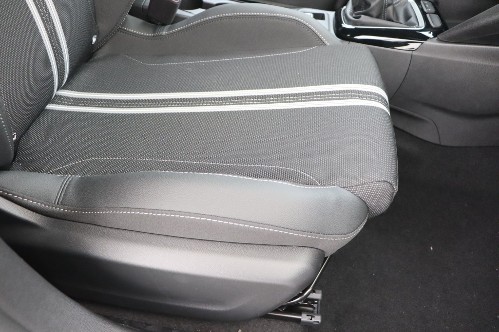 OPEL Corsa GS 1.2 Turbo 100 hp S/S MT6 - ref: 7-42395 - Photo 15