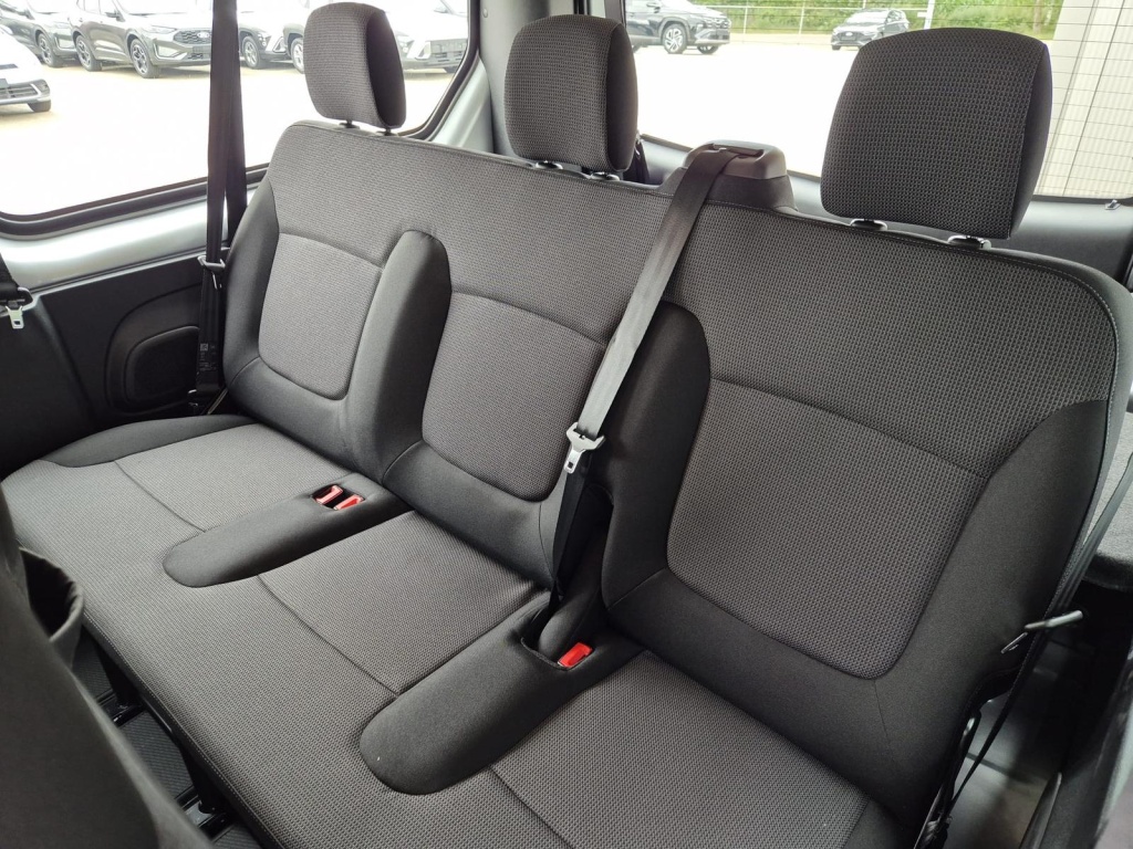 RENAULT Trafic Evolution 2.0 Diesel 150hp auto - ref: 7-43437 - Photo 13