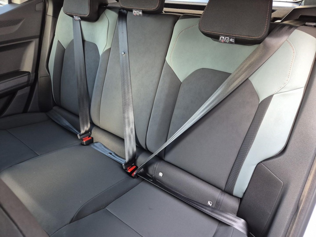 DACIA Duster 1.2 Gasoline 131hp 4x4 - ref: 7-43495 - Photo 11