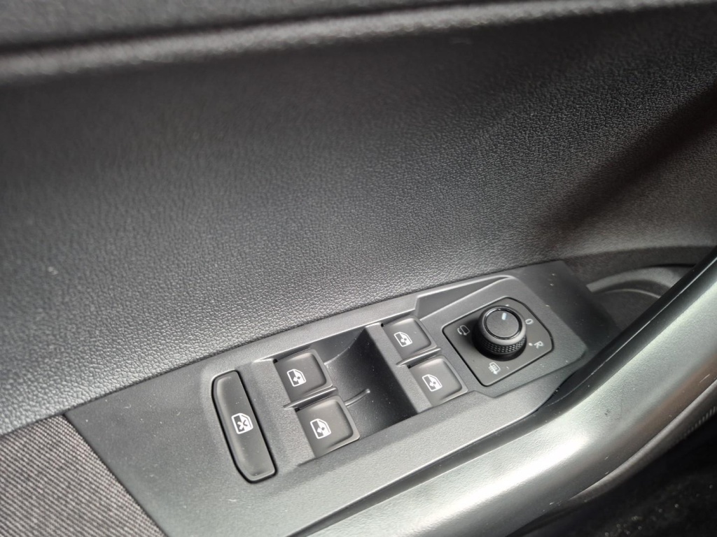 VOLKSWAGEN Taigo 1.0 TSI - ref: 7-43500 - Photo 13