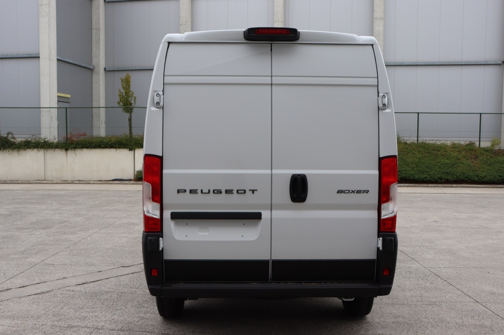 PEUGEOT Boxer 435 L3H2 2.2 BlueHDi 180 S&S EAT8 - ref: 7-43703 - Photo 6