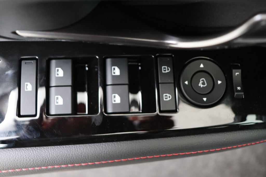 HYUNDAI Tucson Feel N-line 1.6 T-GDi HEV 239 hp 6AT - ref: 7-44172 - Photo 17